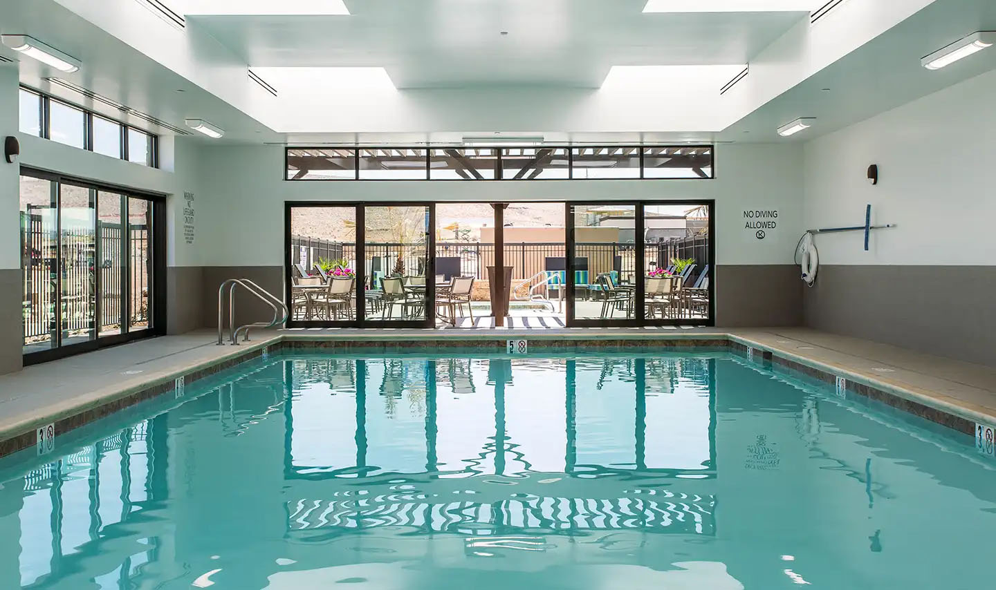 Hampton Inn & Suites Sunriver pool