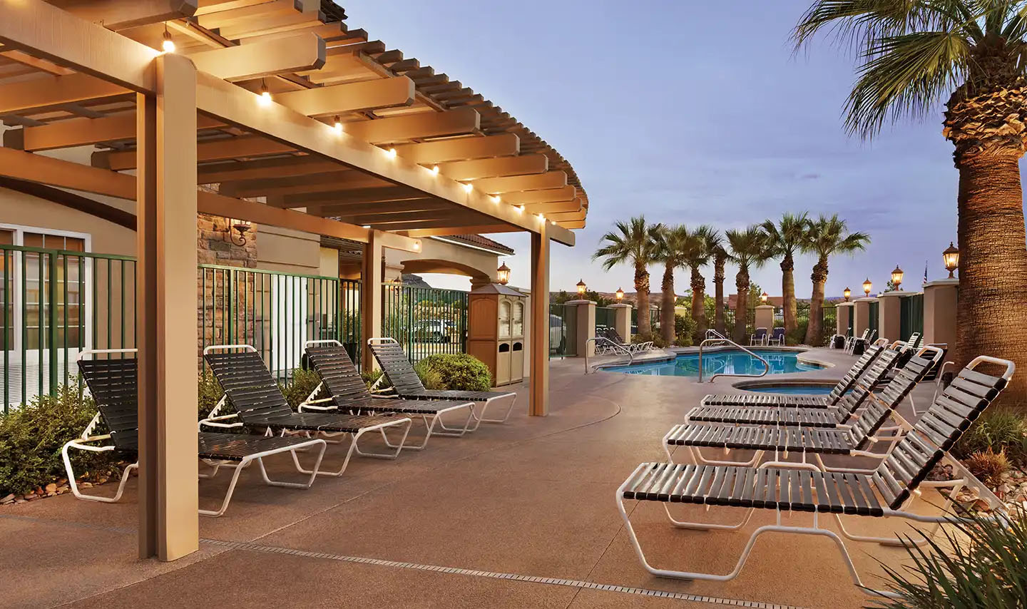 La Quinta Inn & Suites St. George pool